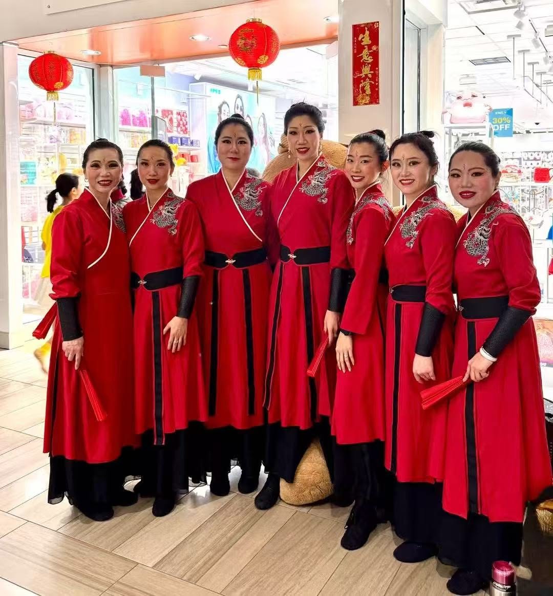 Community Mall Performance photo 8